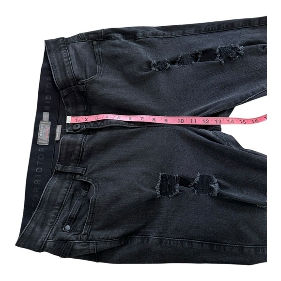 Torrid Distressed Bombshell Skinny Premium Stretch High-Rise Jeans  - Size 18 - Picture 8 of 13
